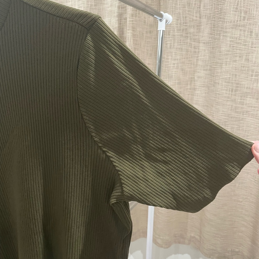 Old Navy Olive mock turtleneck Ribbed Top - Picture 3 of 4